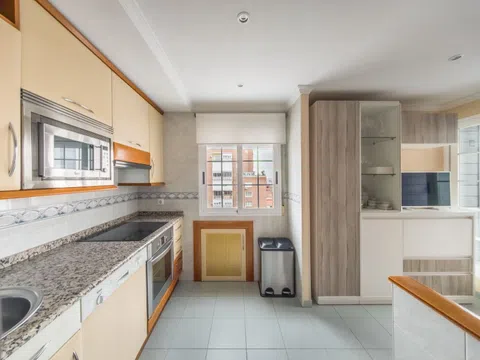 Penthouse in plaza de Valsaín - Photo 19