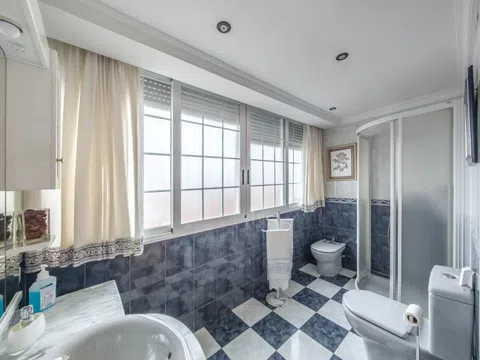 Penthouse in plaza de Valsaín - Photo 9