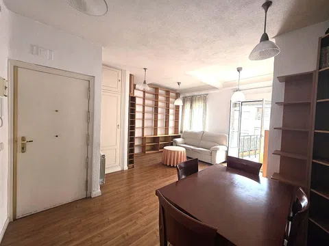 Flat in calle de Eugenio Sellés - Photo 9