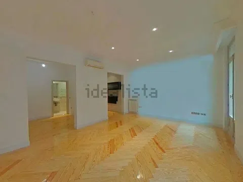Flat in calle de Castelló, 34 - Photo 17