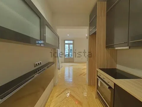 Flat in calle de Castelló, 34 - Photo 7