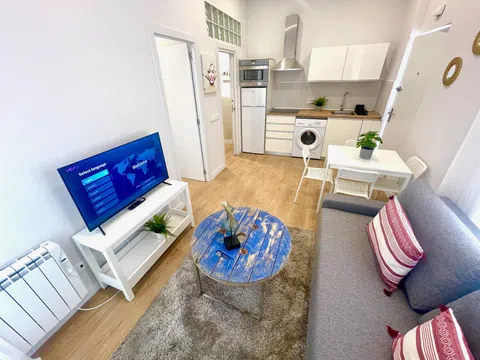 Flat in calle de Servando Batanero - Photo 1