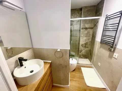 Flat in calle de Servando Batanero - Photo 12
