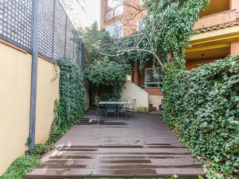 Semi-detached house - Photo 11