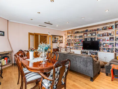 Semi-detached house - Photo 5