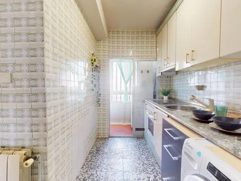 Flat in calle de Arroyo de Fontarrón - Photo 4