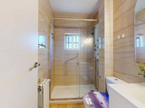 Flat in calle de Arroyo de Fontarrón - Photo 9