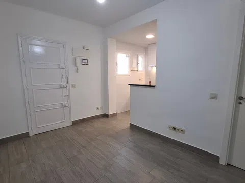 Flat in calle del Jaspe - Photo 5