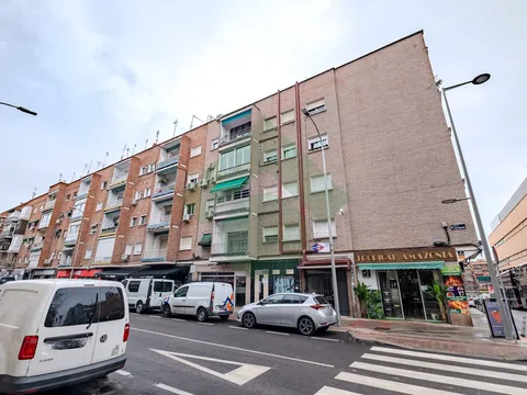 Flat in calle de Castrojeriz - Photo 1