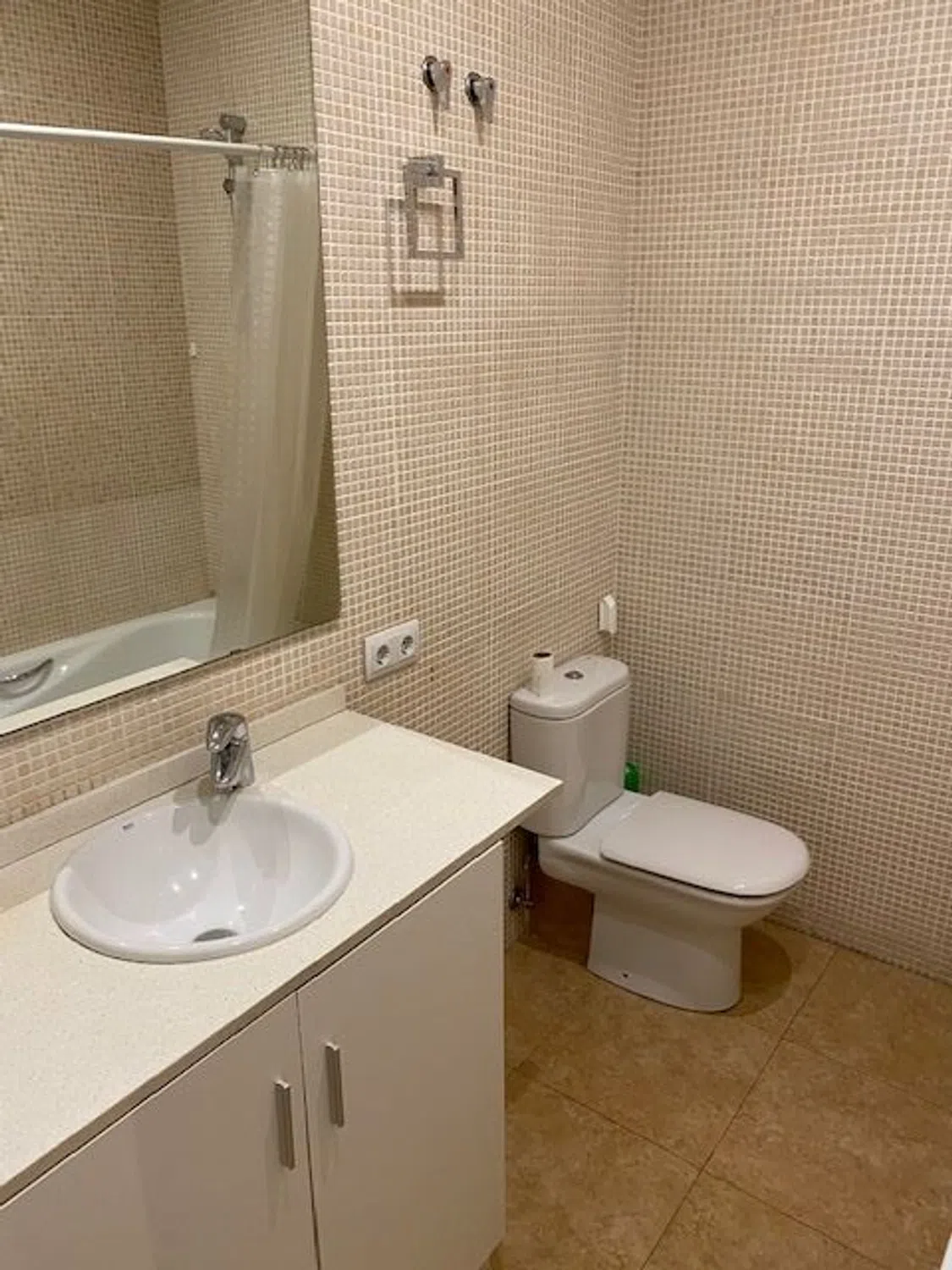 Piso en calle d'Enric Granados, 91 - Photo 6