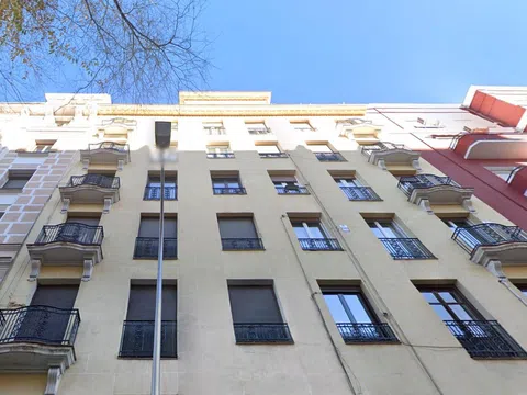 Flat in calle de Juan Bravo - Photo 3