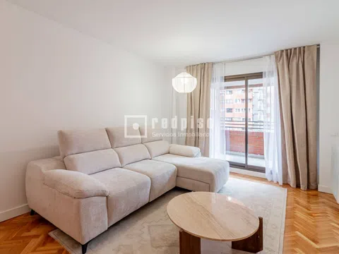 Flat in avenida de Burgos - Photo 2