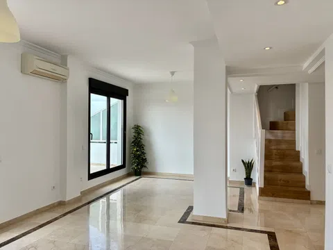 Duplex in plaza del Descubridor Diego de Ordás, 1 - Photo 5