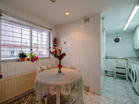 Flat in calle de Villacastín - Photo 6
