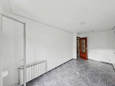 Flat - Photo 2