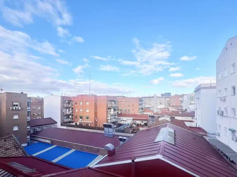 Flat in calle de Emilio Ferrari - Photo 2