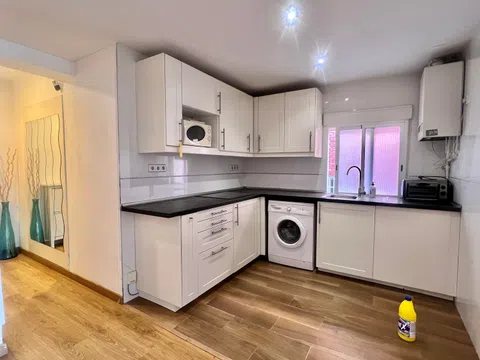 Flat in calle de Emilio Ferrari - Photo 3