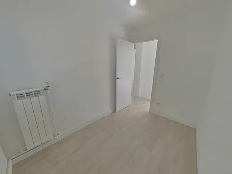 Flat in calle de Alfonso Martínez Conde - Photo 8