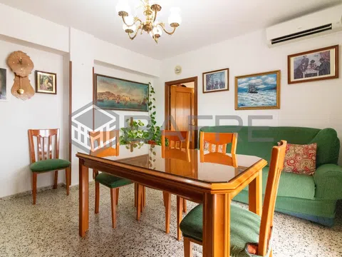 Flat in calle del Mar de Aral - Photo 4