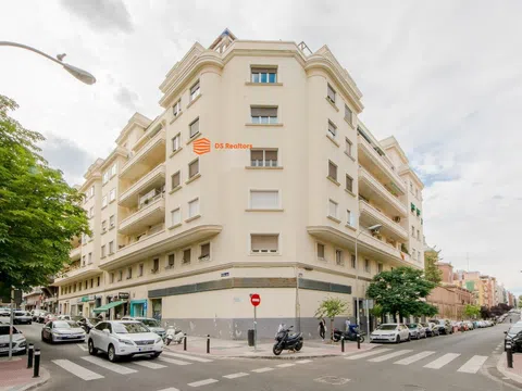Flat in calle de Ponzano - Photo 1