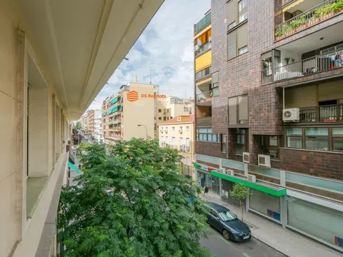Flat in calle de Ponzano - Photo 2