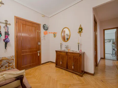 Flat in calle de Ponzano - Photo 4