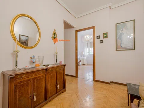 Flat in calle de Ponzano - Photo 5