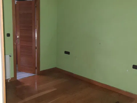 Flat in calle de Camarena - Photo 5