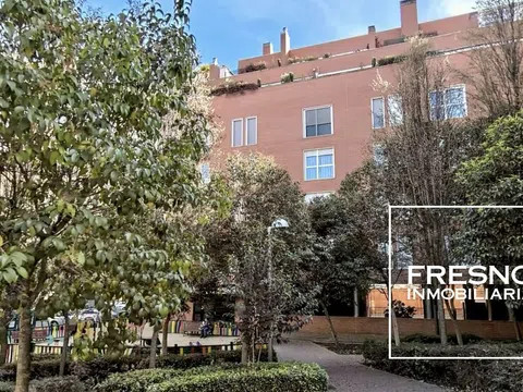 Flat in calle de Saavedra Fajardo - Photo 2