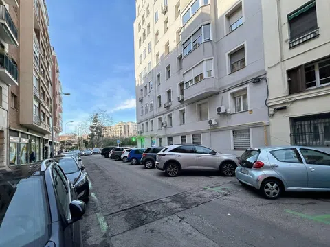 Flat in calle de Lucio del Valle - Photo 3