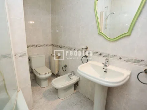 Flat in calle de Lillo - Photo 18