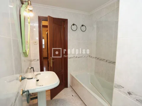 Flat in calle de Lillo - Photo 19