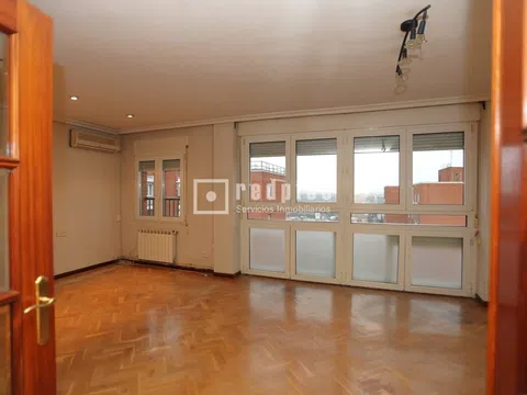 Flat in calle de Lillo - Photo 6