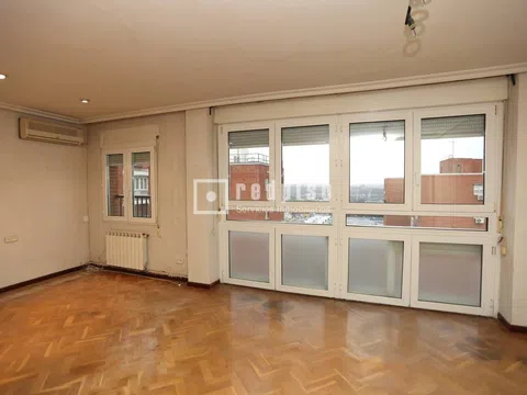 Flat in calle de Lillo - Photo 9