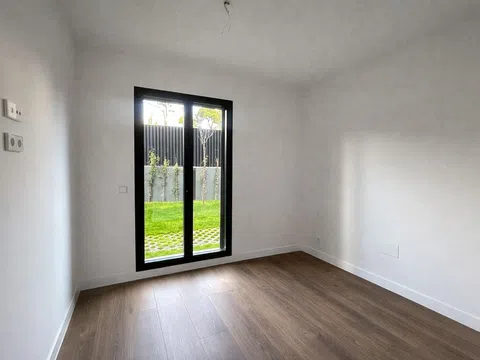 Flat in calle Bausá - Photo 9
