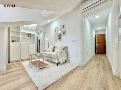 Flat in calle de Embajadores - Photo 2