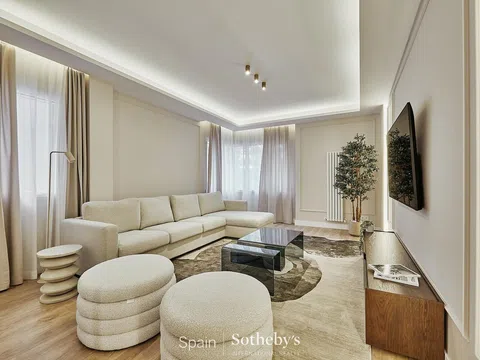 Flat in calle de José Ortega y Gasset - Photo 12