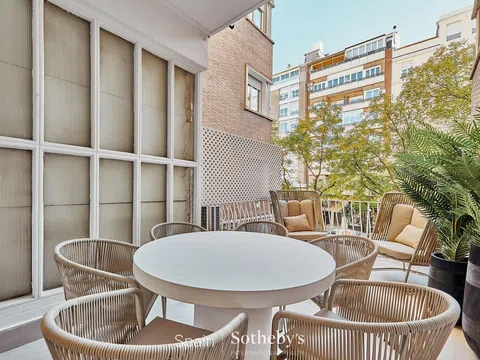 Flat in calle de José Ortega y Gasset - Photo 18