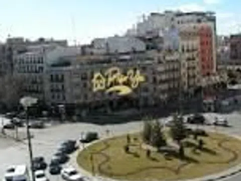 Flat in calle de Treviño - Photo 1