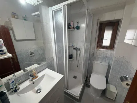 Flat in calle Santa Coloma - Photo 17