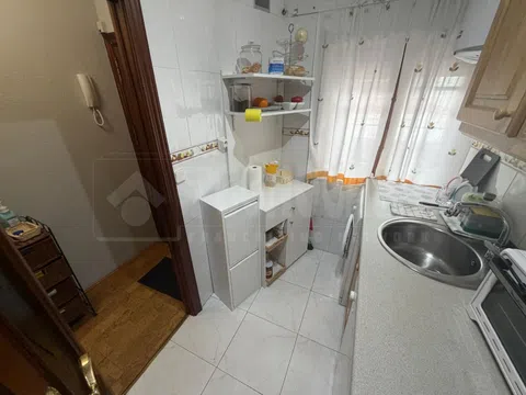Flat in calle Santa Coloma - Photo 20