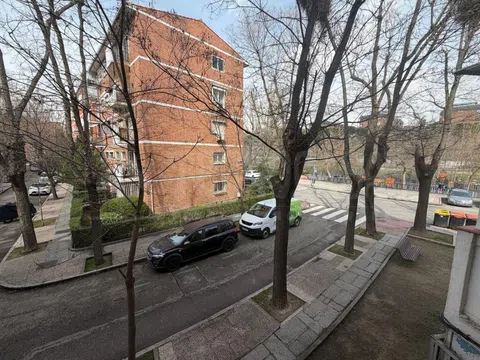 Flat in calle Santa Coloma - Photo 9