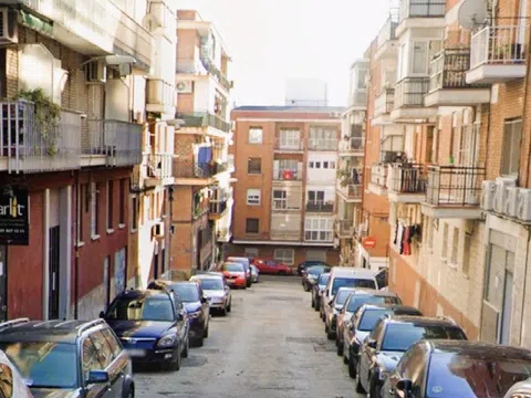 Flat in CL Miguel De La Iglesia - Photo 3