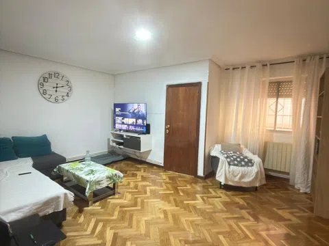 Flat in calle de Puentelarra - Photo 4