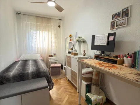 Flat in calle de Puentelarra - Photo 6