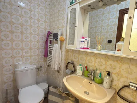 Flat in calle de Puentelarra - Photo 9