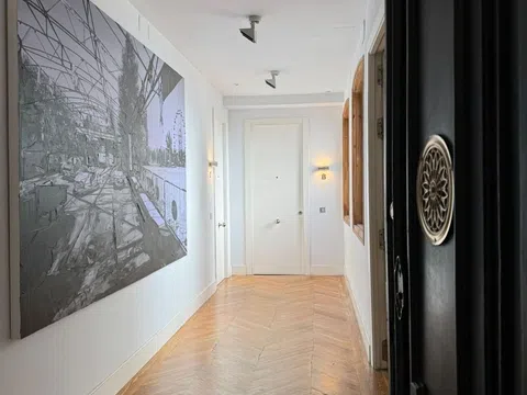 Flat in calle de Zorrilla - Photo 4