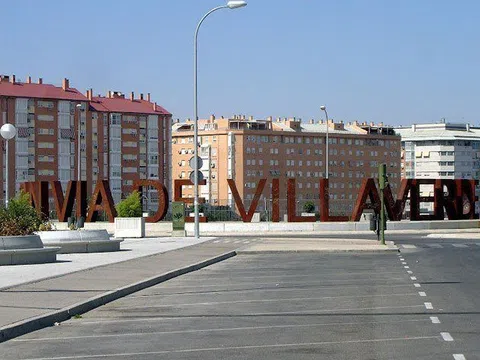 Flat in calle de Vicente Carballal - Photo 9