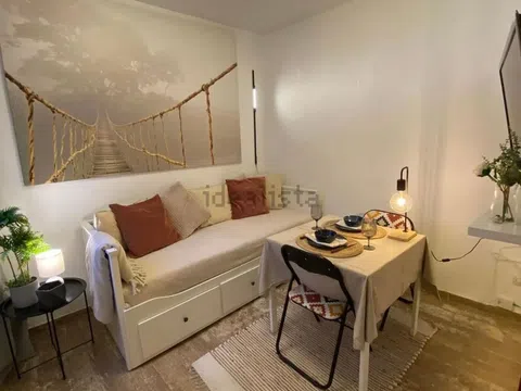 Flat - Photo 1