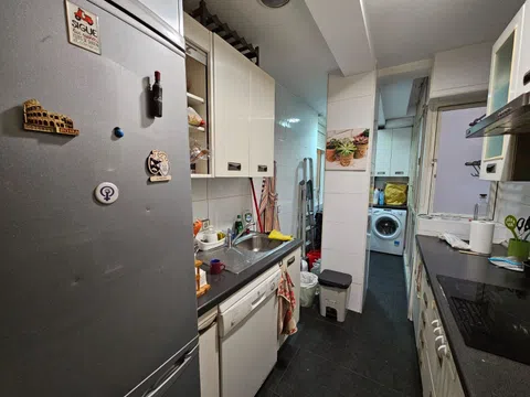 Flat in calle de Cáceres - Photo 2